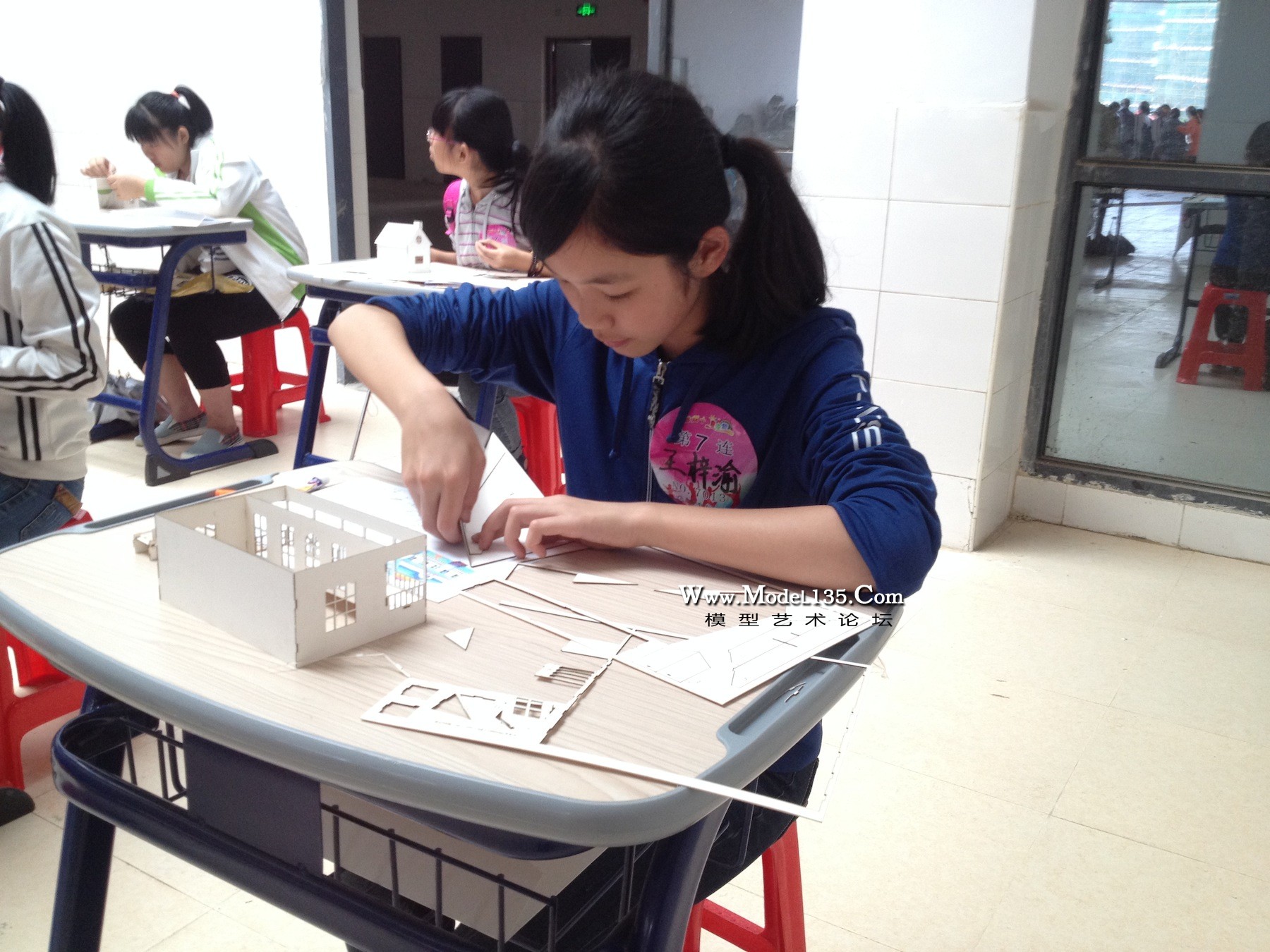 初次接触模型得同学从纸模型入手.JPG