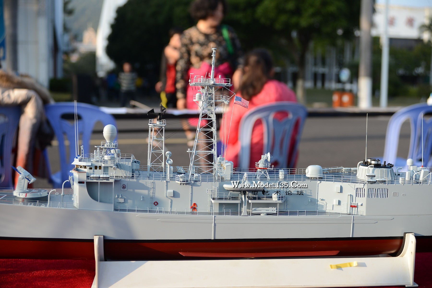 展览中的护卫舰模型.JPG