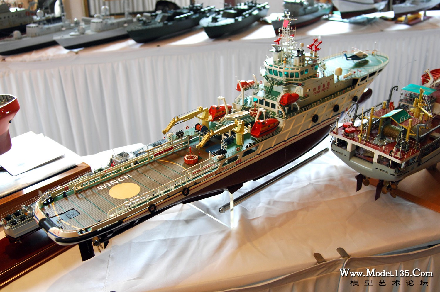 仿真竞赛现场－C2:F2机械船模－广东队救助船模型.jpg