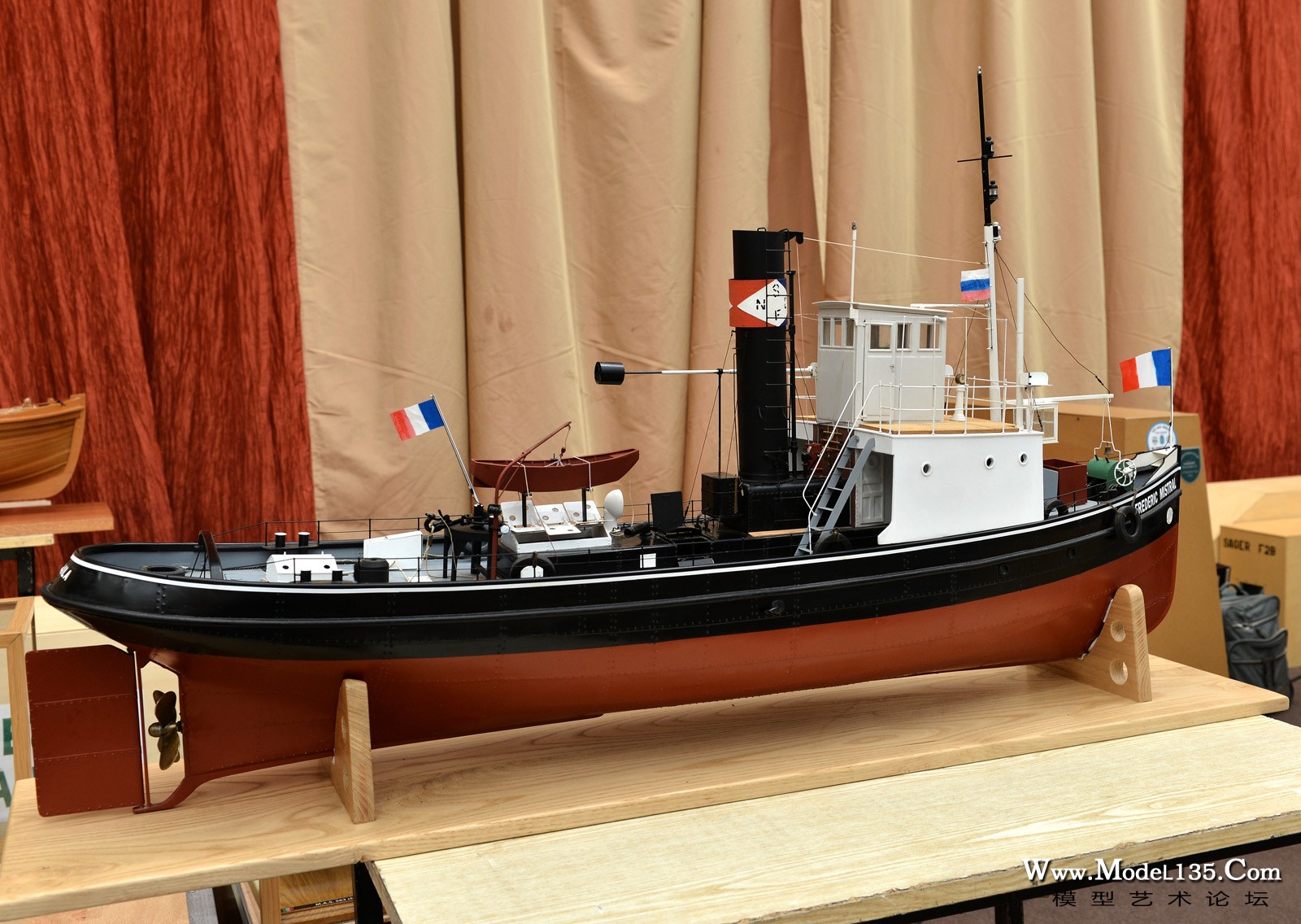 b26：法国队的蒸汽船模型