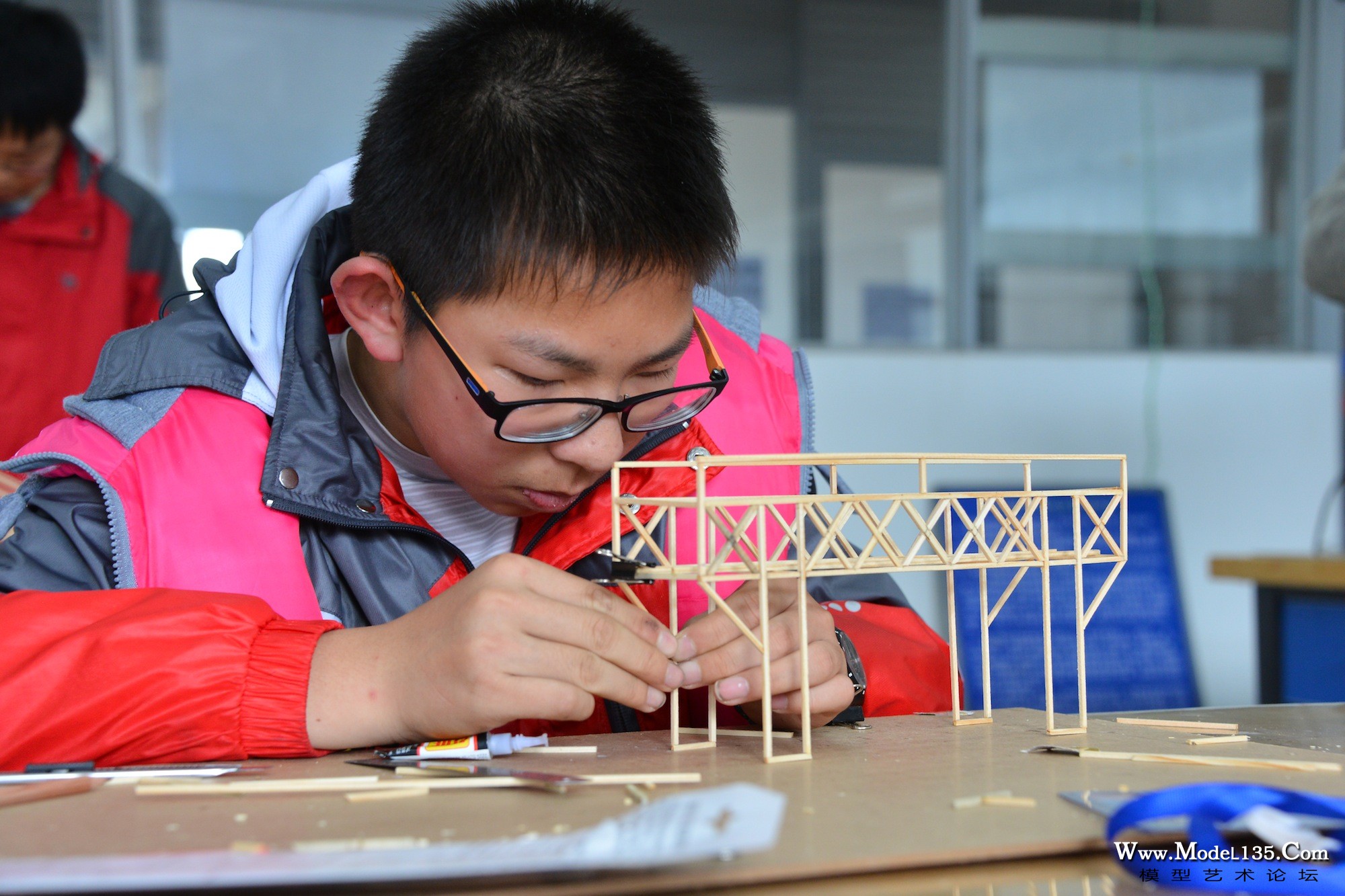 但竞赛之残酷在于是否有优秀的创意，图中小选手的创意显然不够新颖