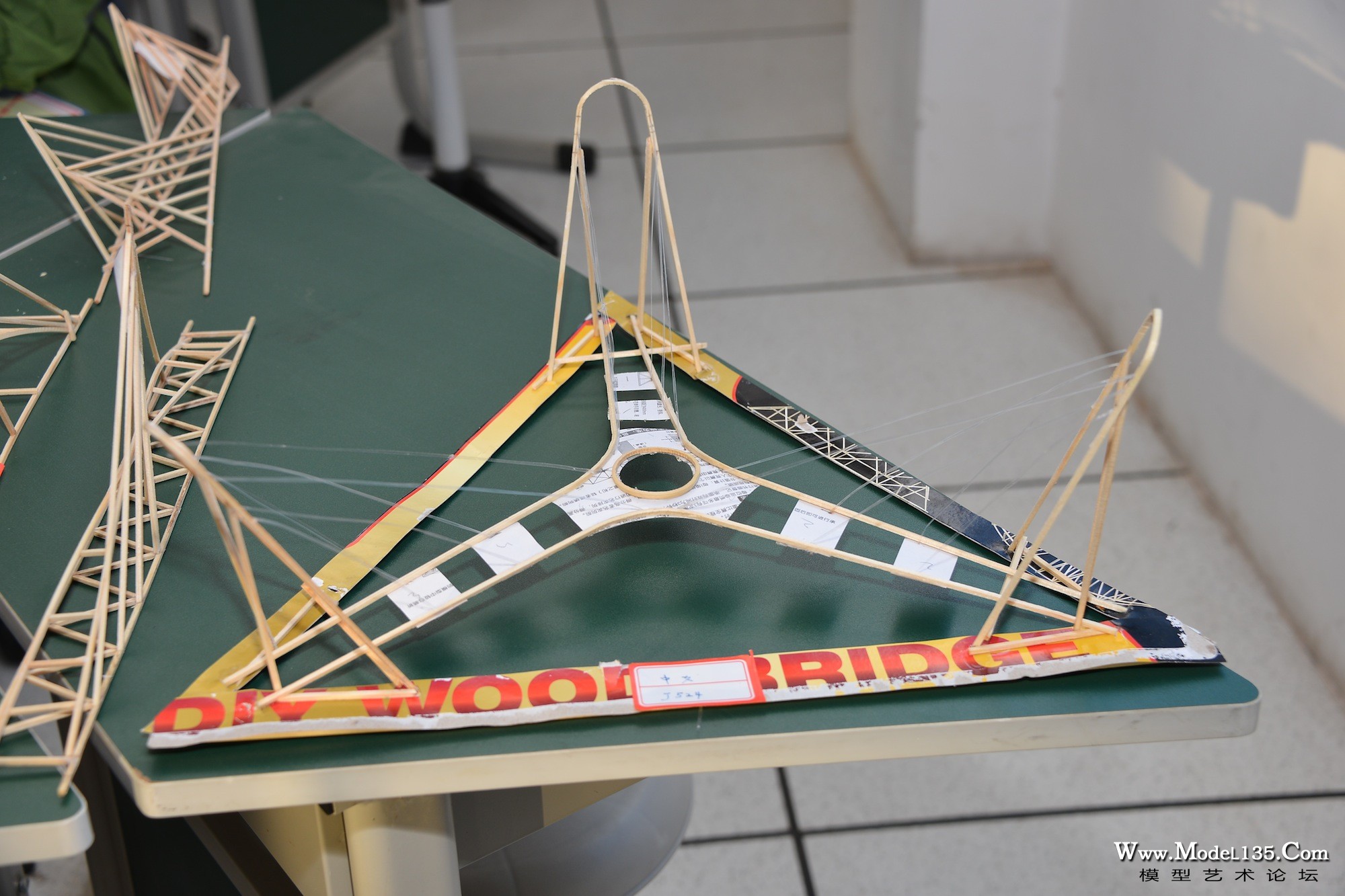 木桥梁设计赛－合理利用材料能极大地扩展创意的表现目的
