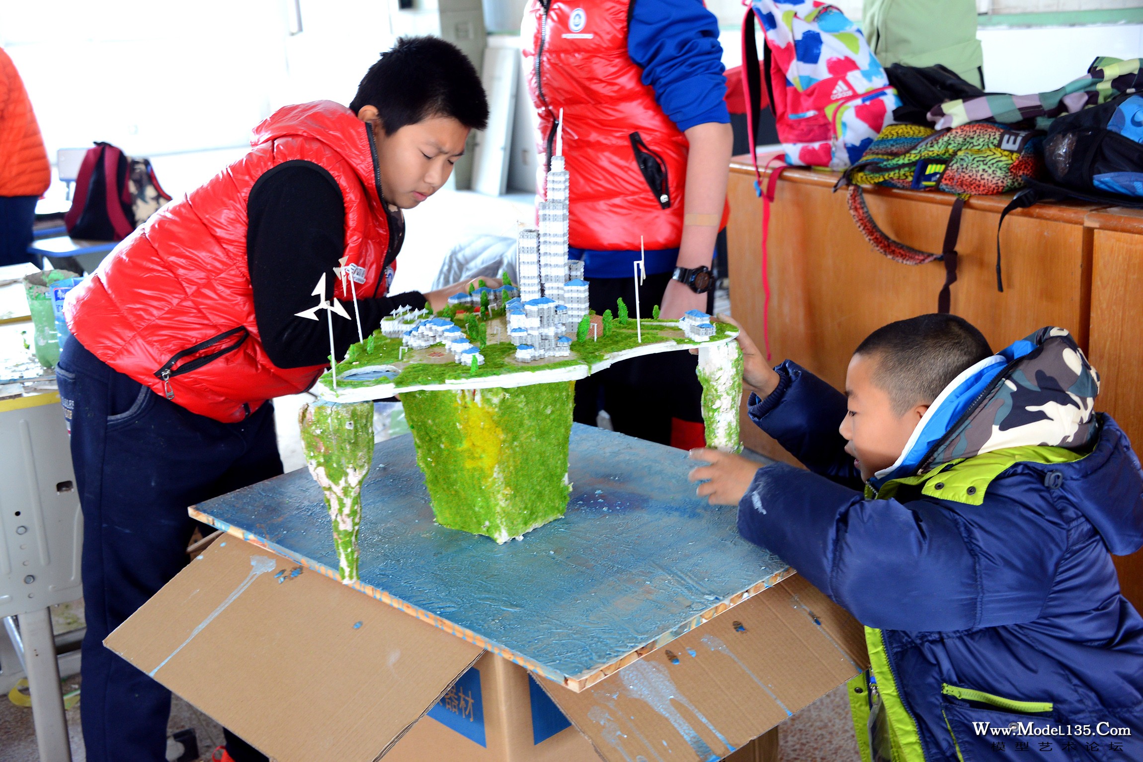 选手们将电影“阿凡达”的创意搬到了对未来城市的憧憬