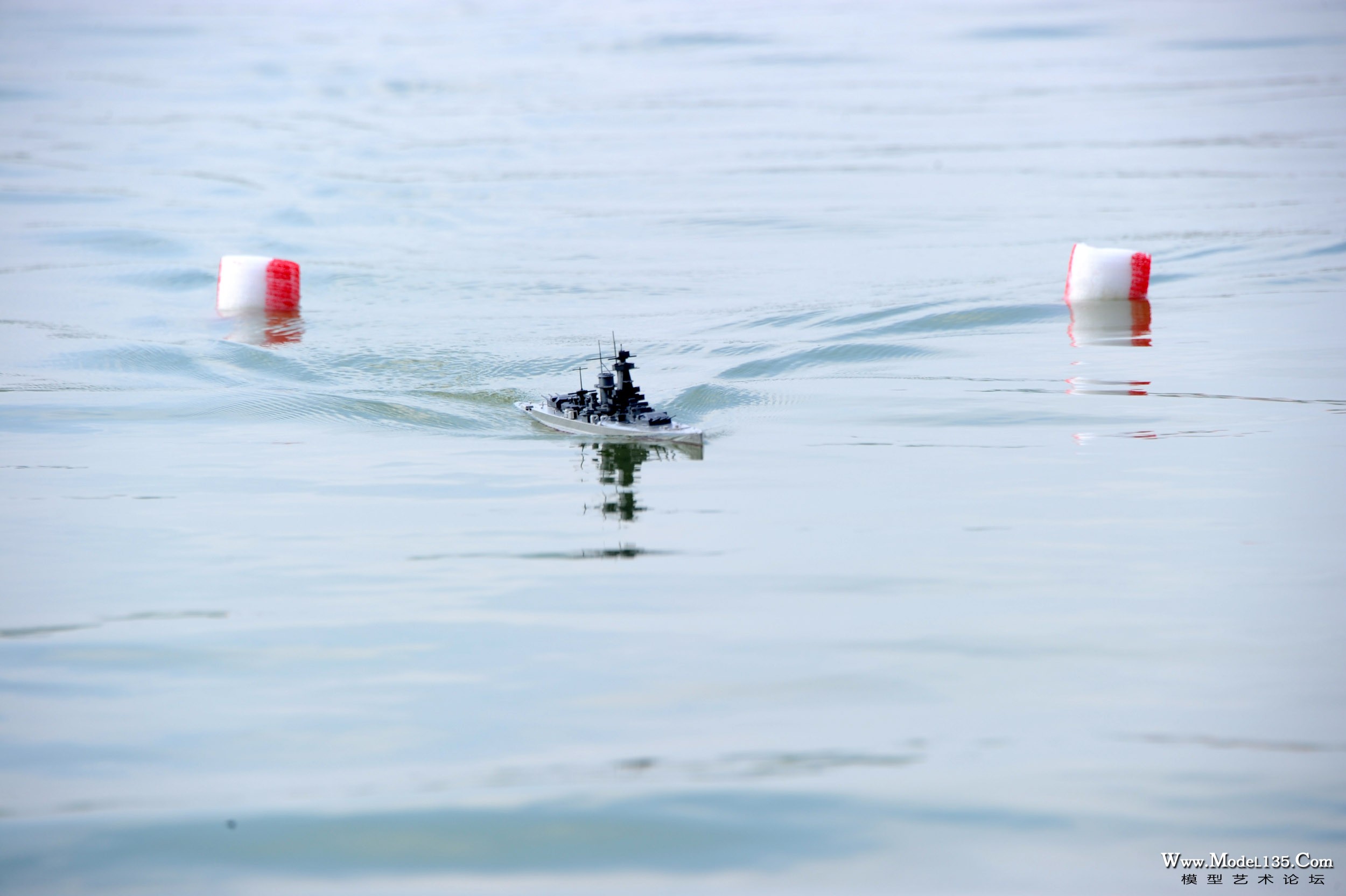 航行中的席佩尔将军号模型.jpg
