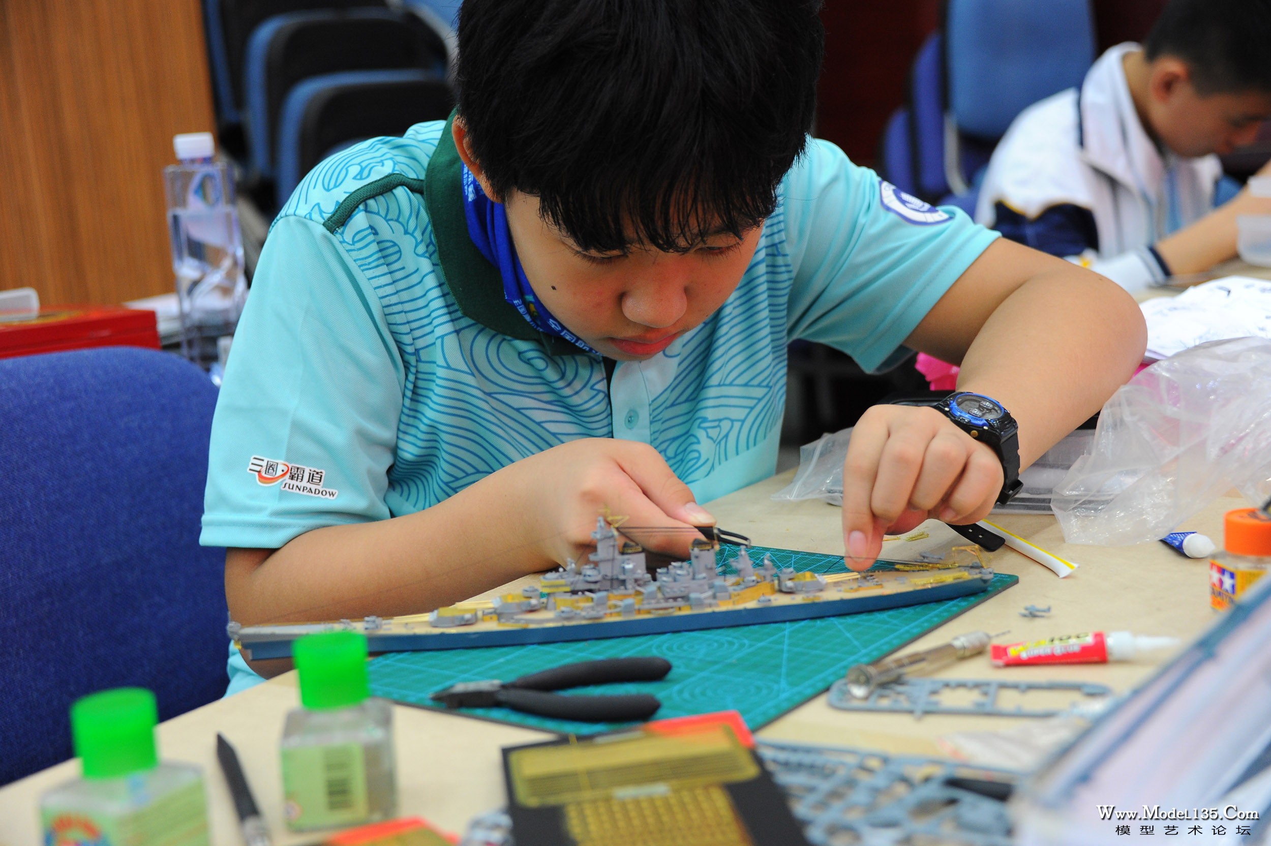 C4少年组的选手制作密苏里号3.jpg