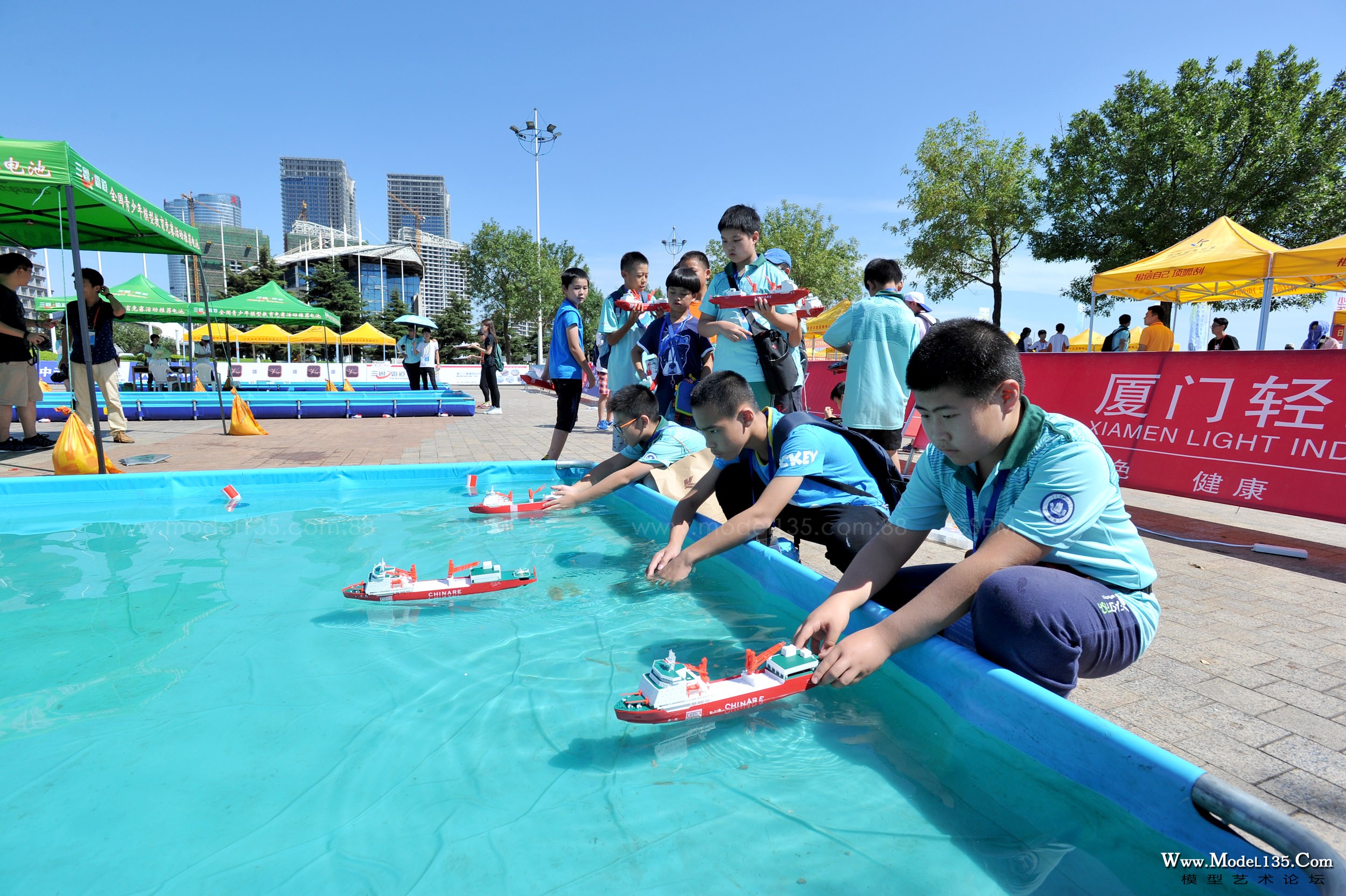 雪龙号直航赛－小学男子组试航中