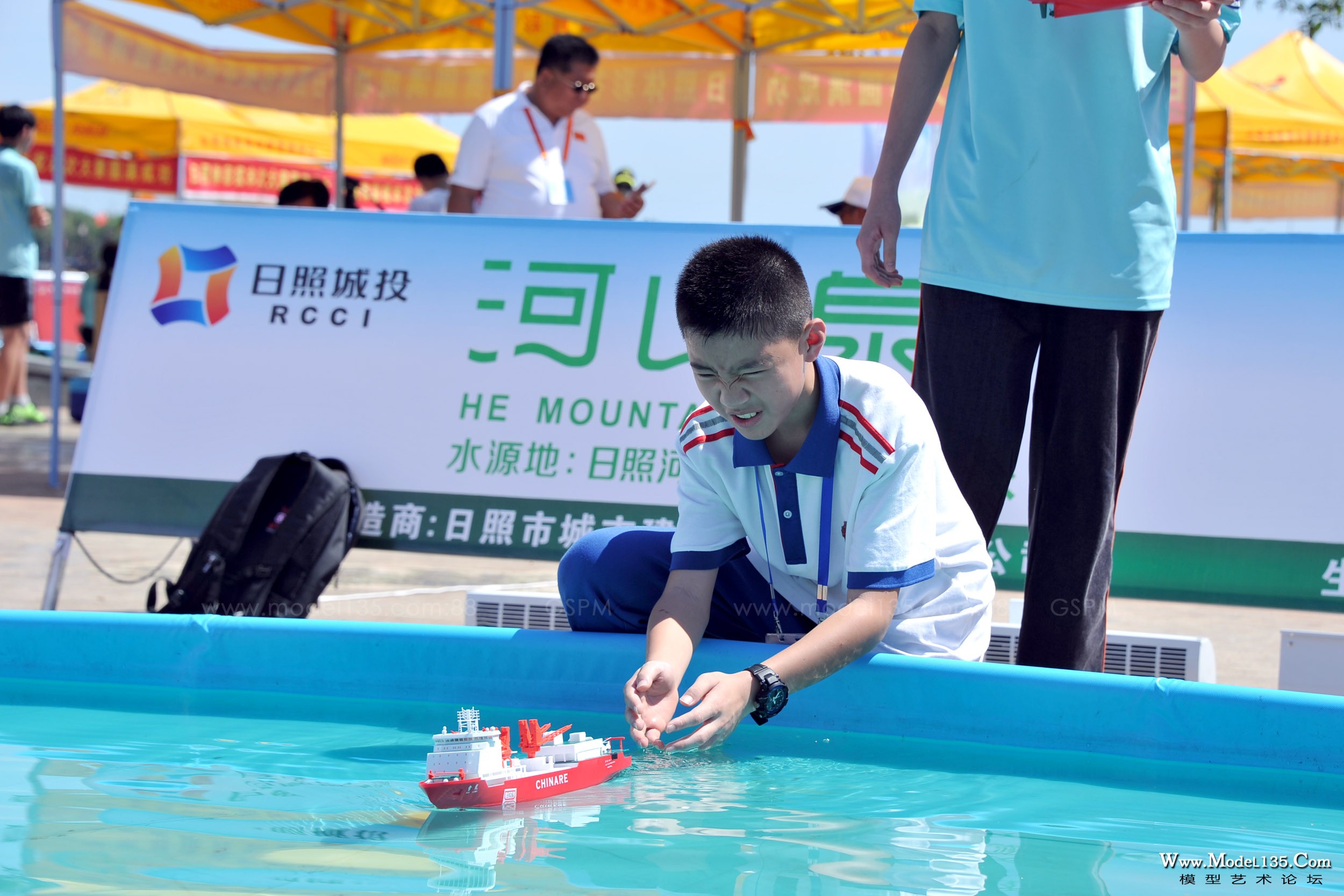 咱们的小选手也是很有表情包的