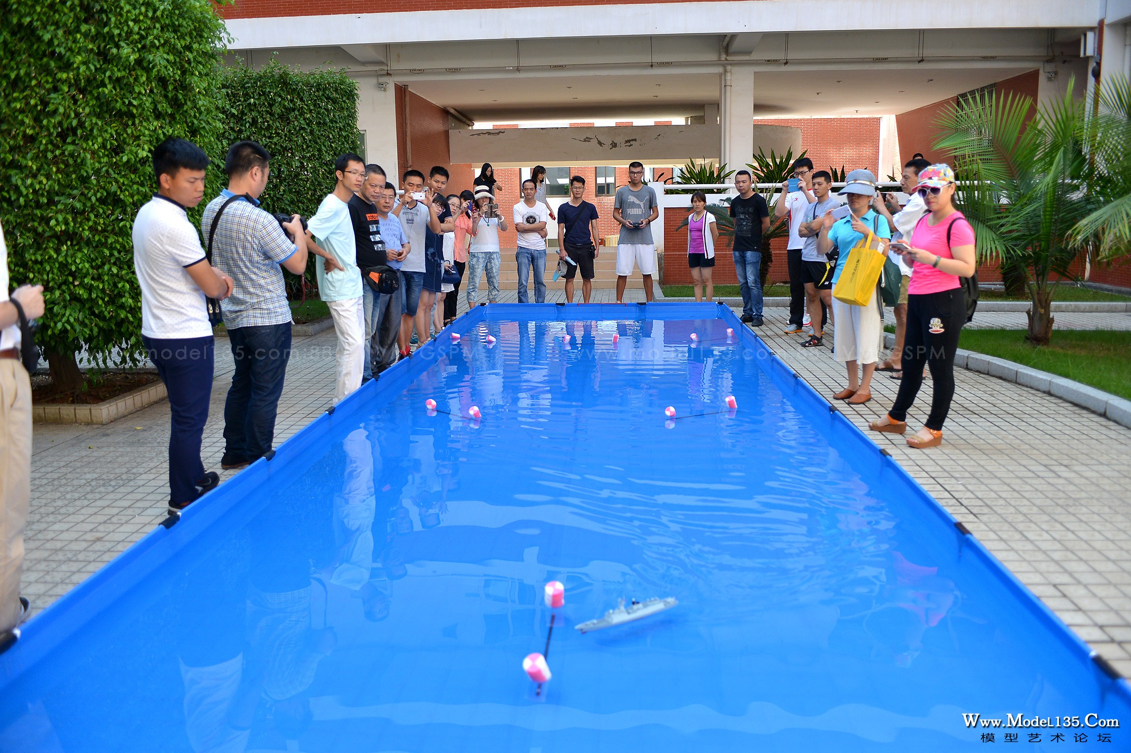 世界冠军进行航行演示