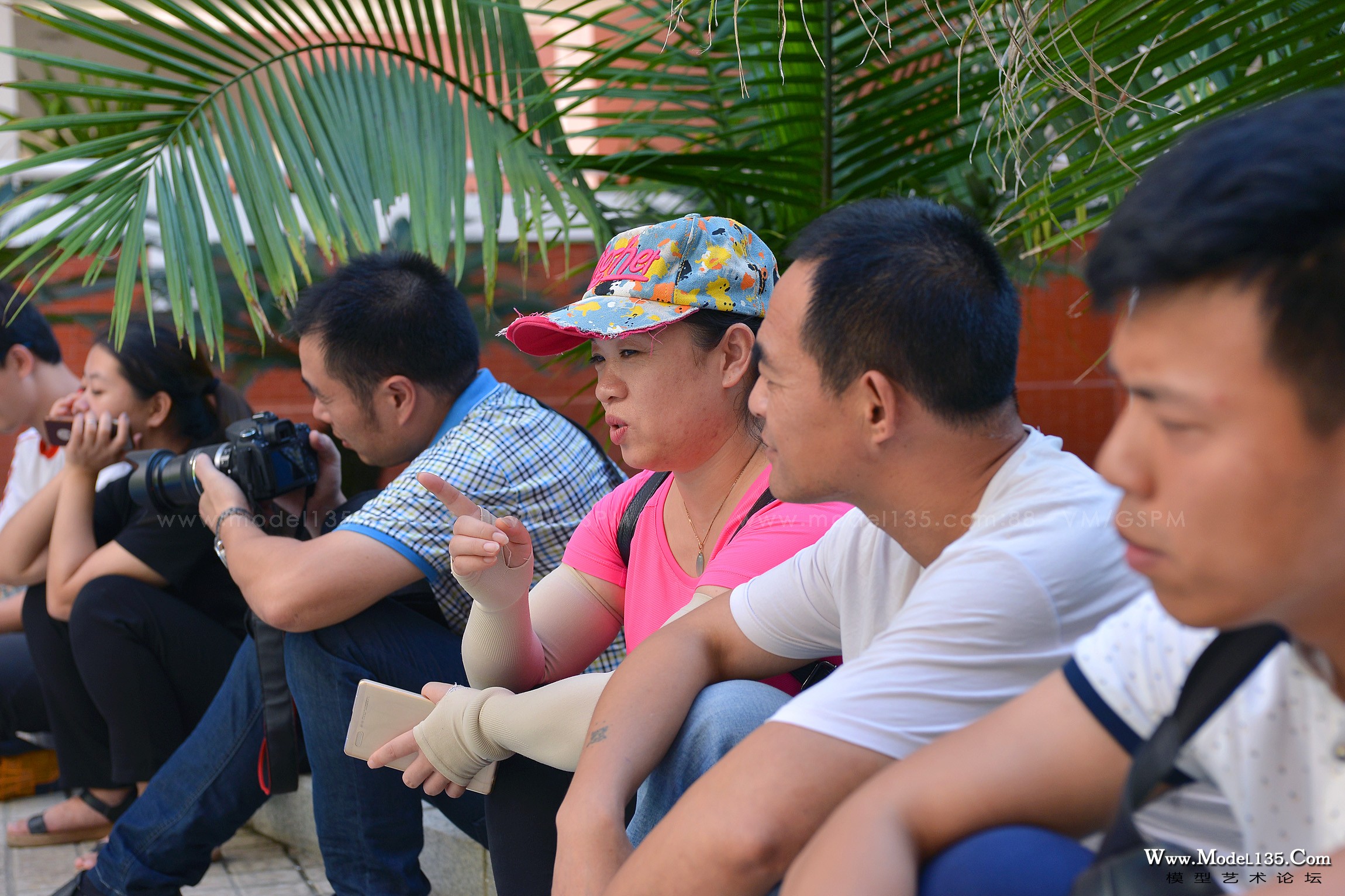 老师们仔细研究者“对手”的航线