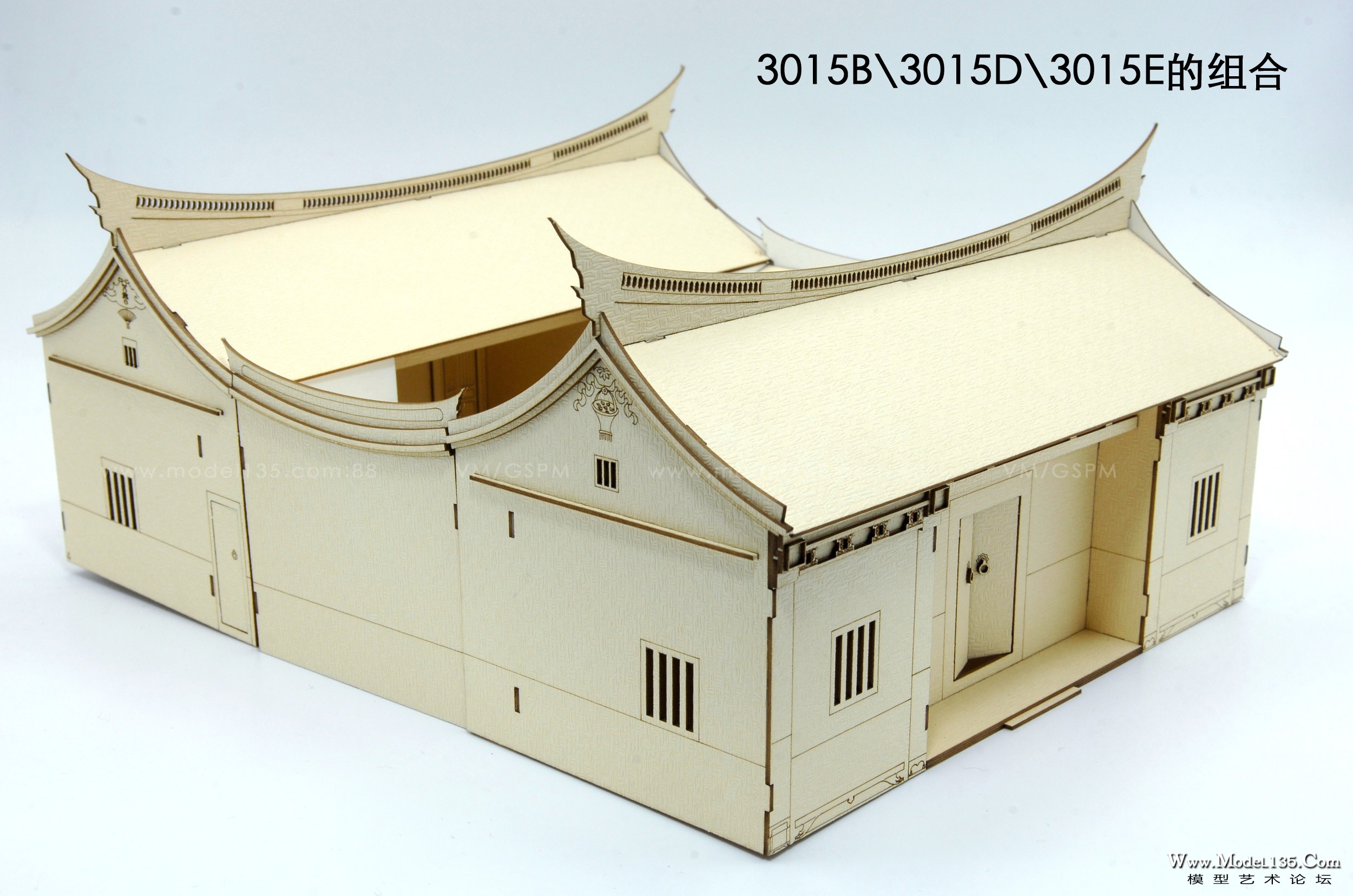 以金门县政府旧址设计的闽南古厝模型组合