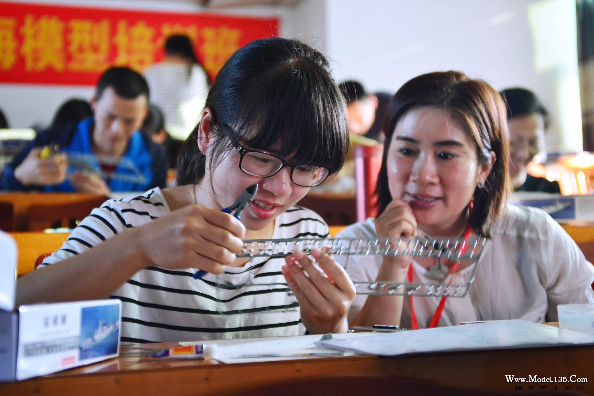 此刻认真制作，将来把真本领传授给学生