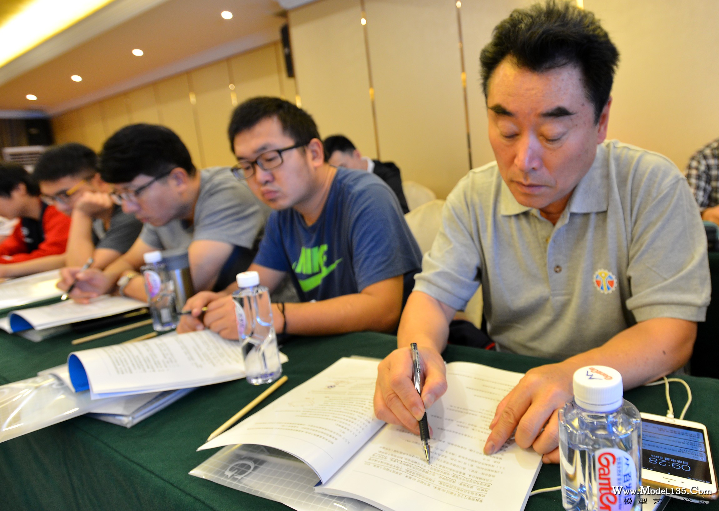 来自深圳的亓核新老师正在认真地学习中