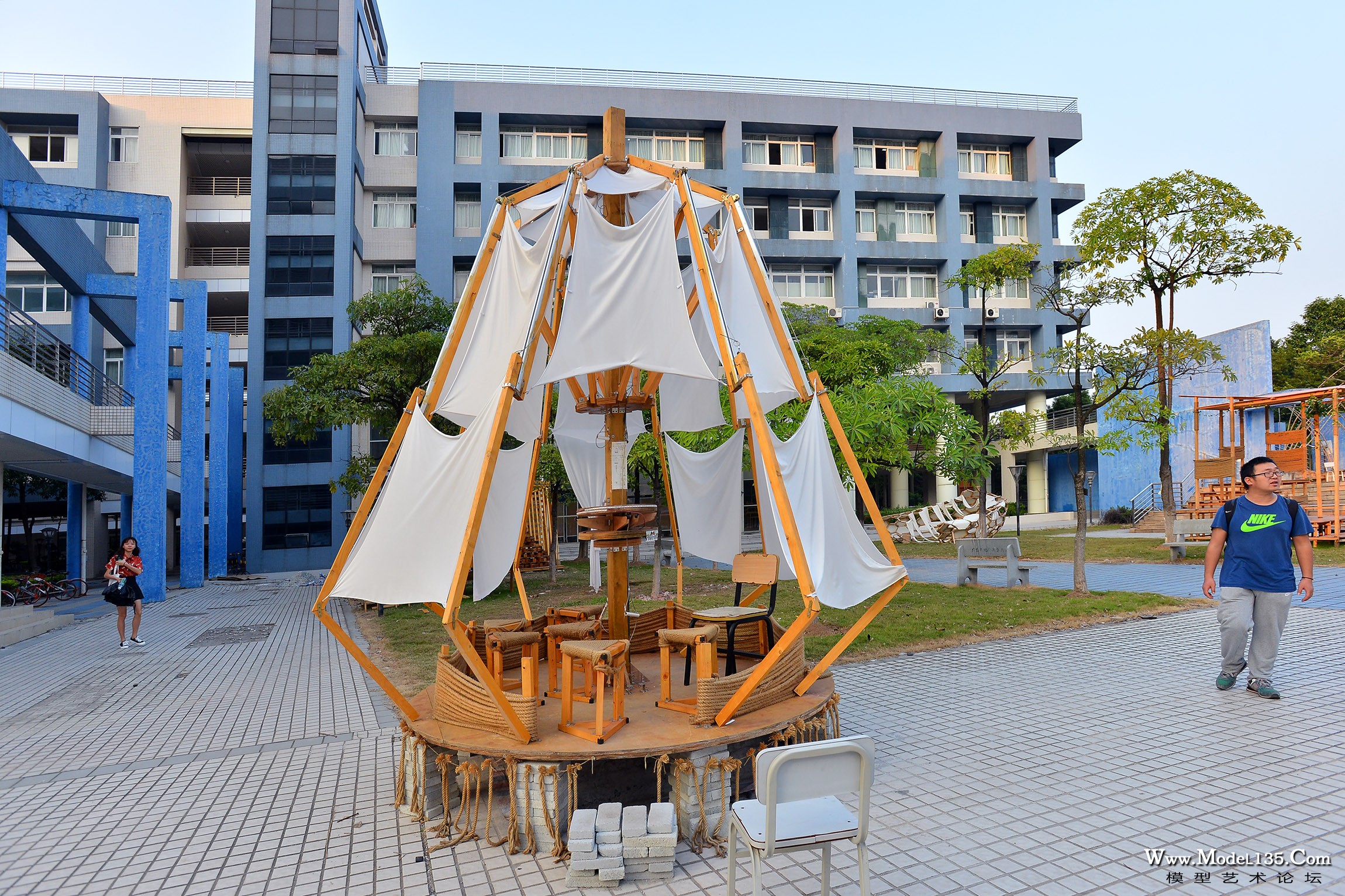 大学生们奇思妙想的作品