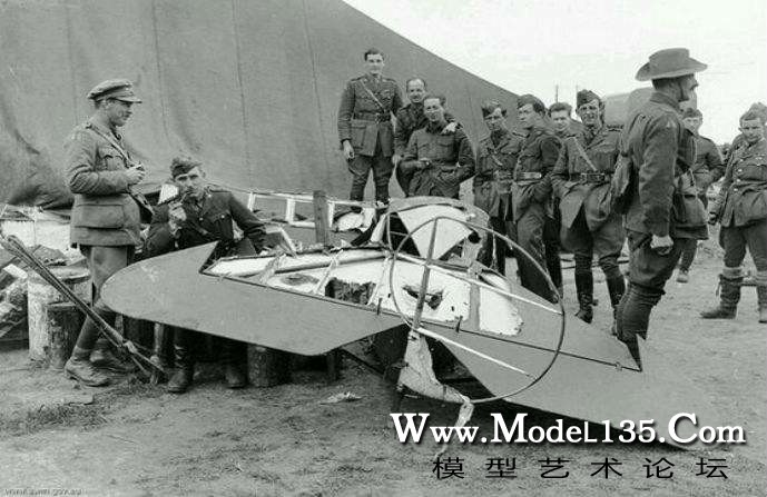 里希特霍芬驾机的残骸-谁击落了他，至今依然是谜