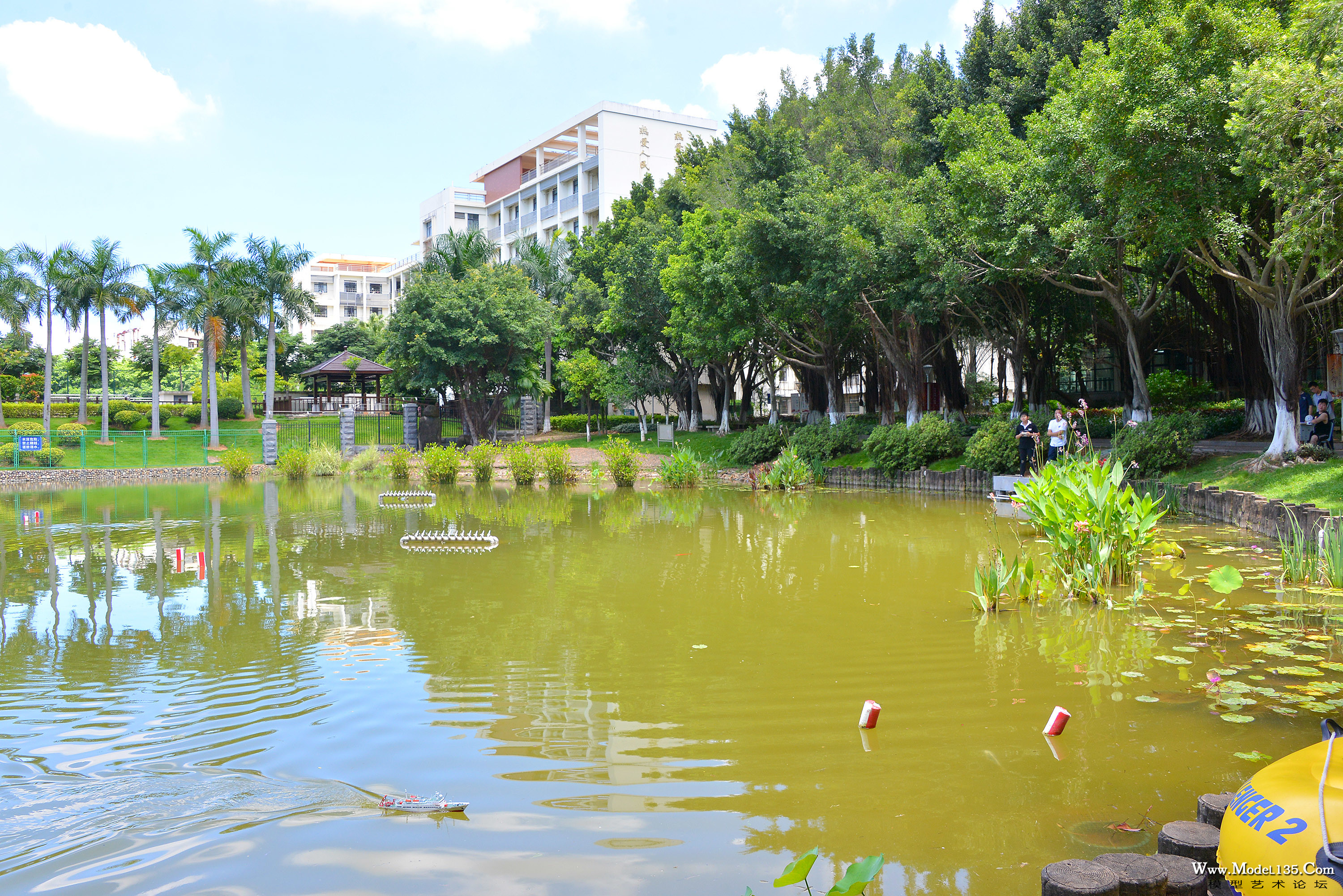 大水域F4A正在比赛中